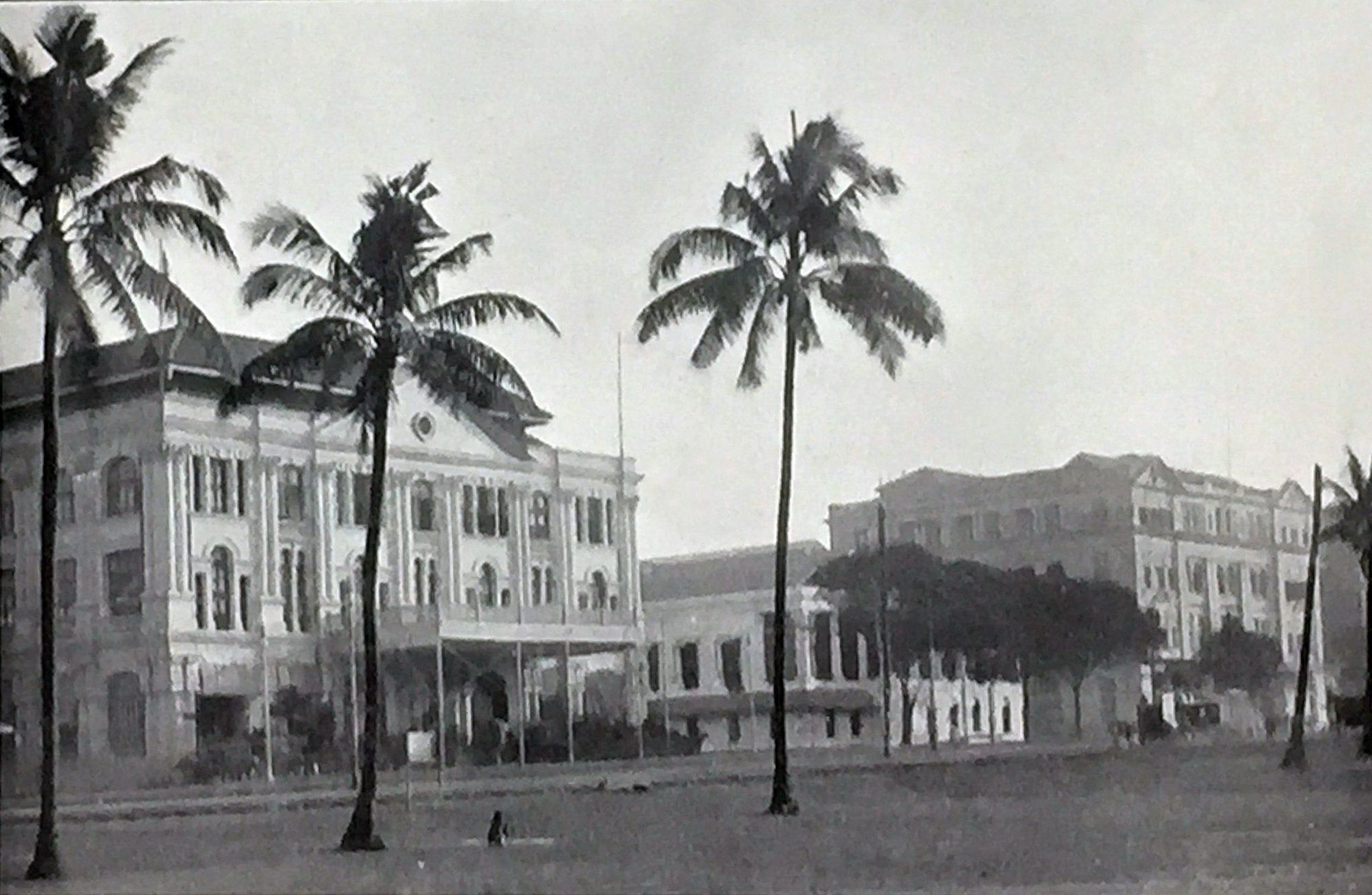 The Strand, Yangon Servis gambar